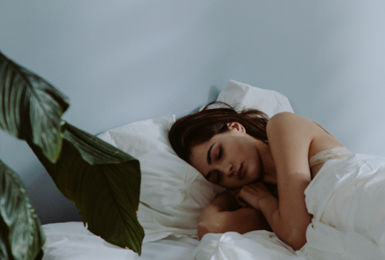 Make the Most Out of Your Sleep with These Beauty Tips